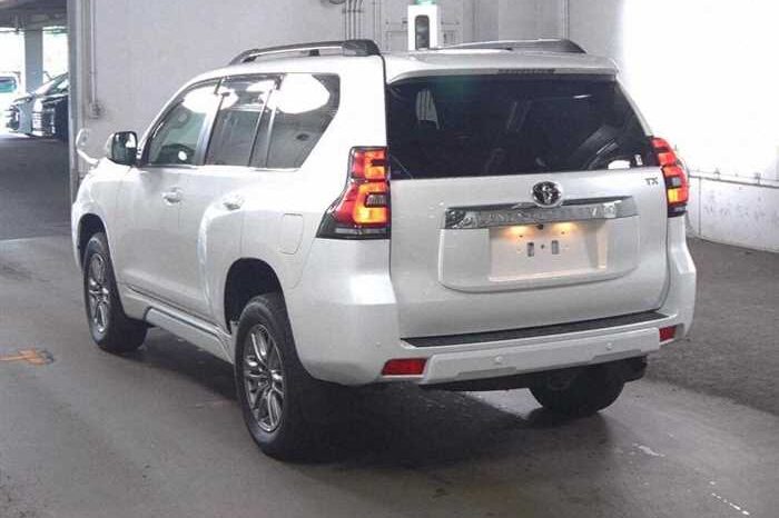 
								Toyota Land Cruiser Prado 2023 TX-L DIESEL SUNROOF 7-SEATS full									