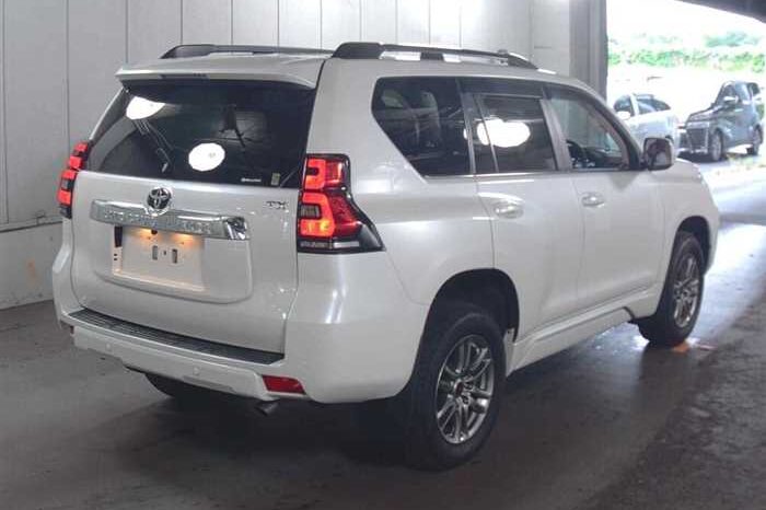 
								Toyota Land Cruiser Prado 2023 TX-L DIESEL SUNROOF 7-SEATS full									