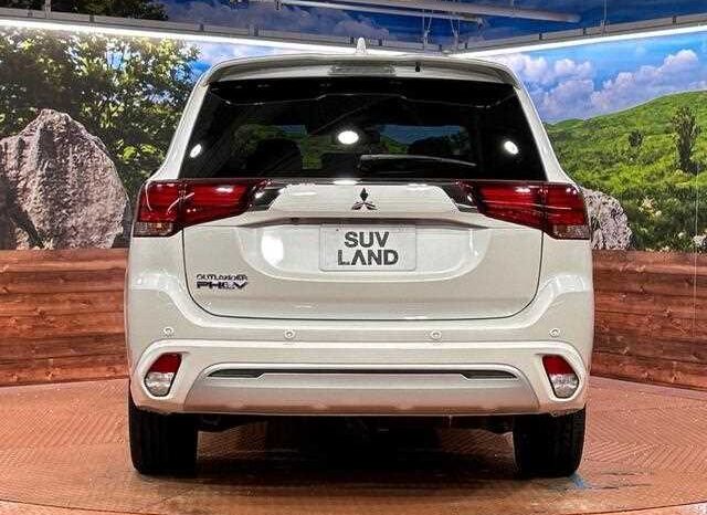 
								Mitsubishi Outlander 2019 full									