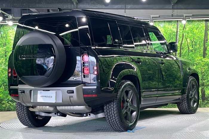 
								Land Rover Defender 2023 full									